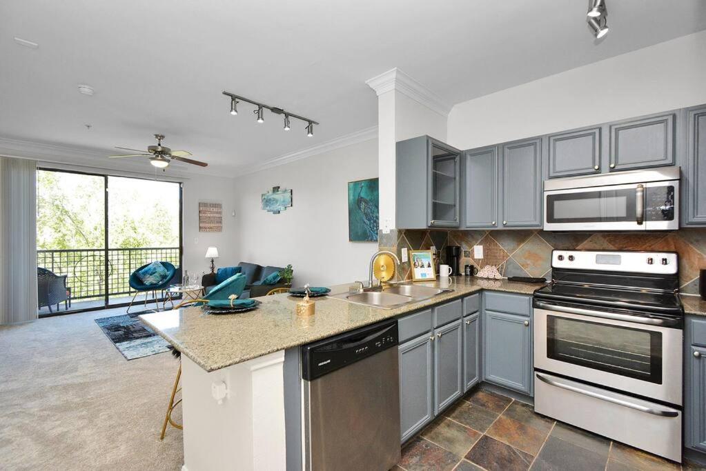 The Turquoise Apartment Houston
